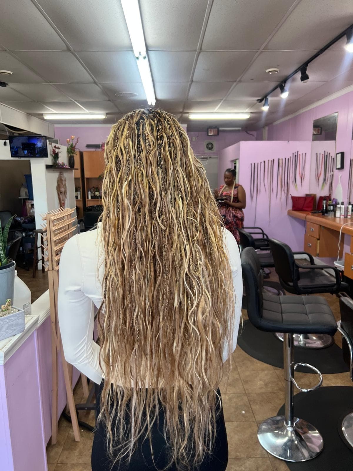 Boho knotless braids by Akwaba Hair Braiding