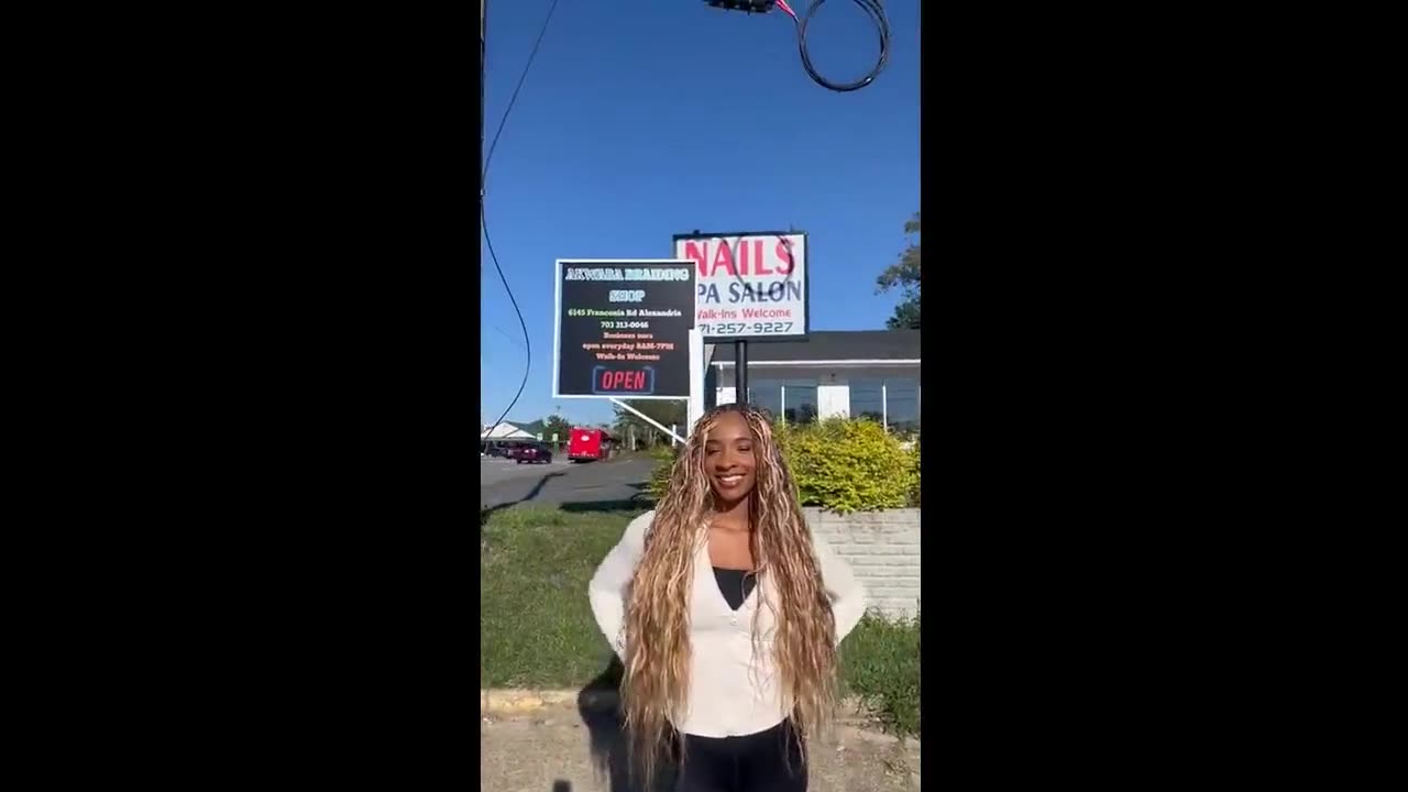 Boho Knotless Braids video by Akwaba Hair Braiding