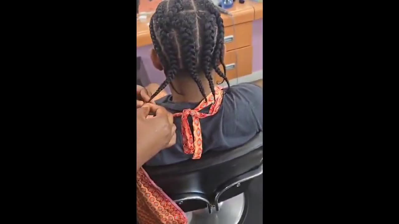 Thick Cornrows video by Akwaba Hair Braiding