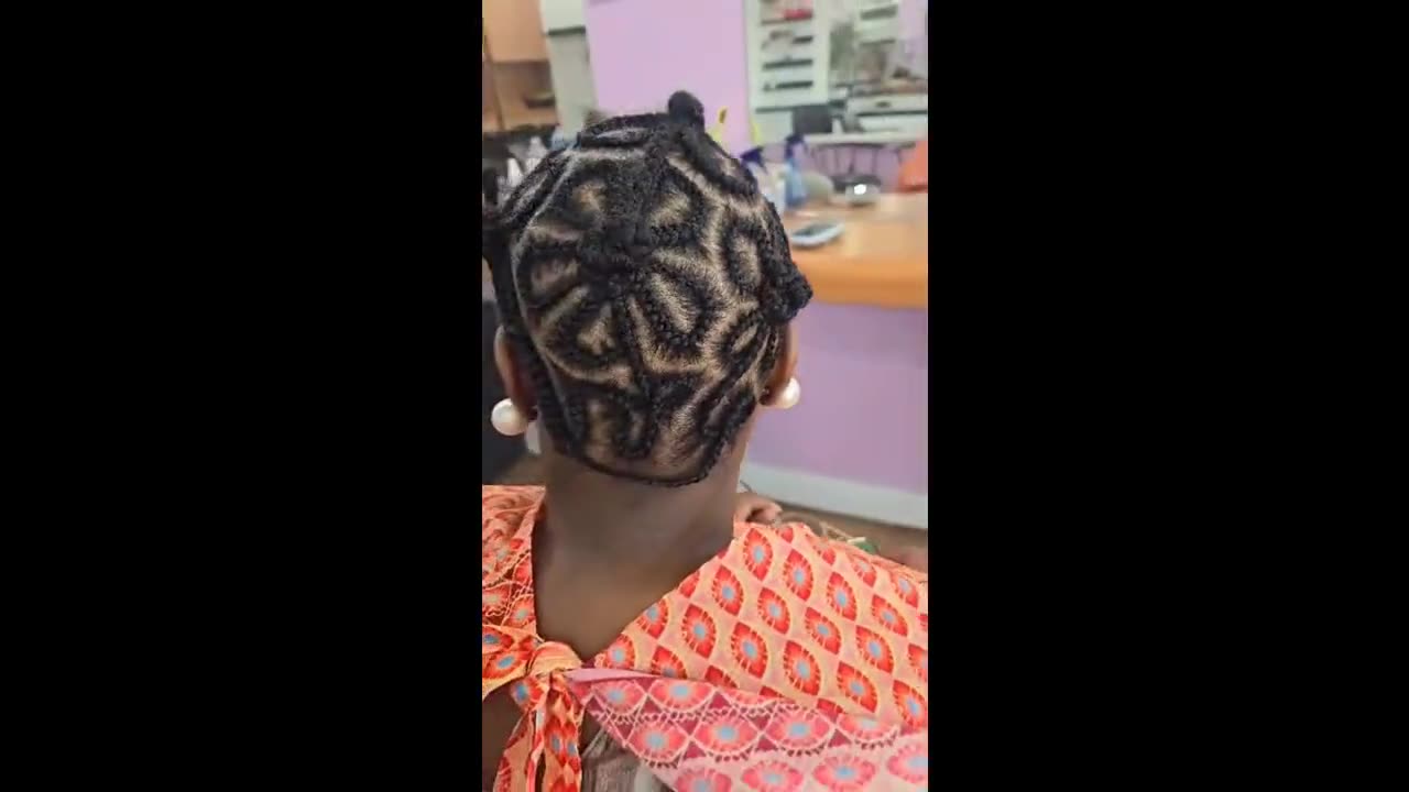 Women's Cornrows video by Akwaba Hair Braiding